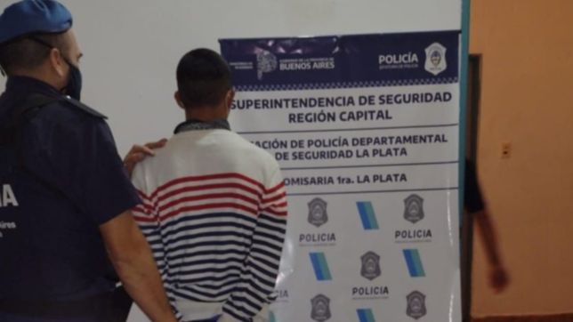 con una navaja, robo un celular y un perfume a metros de la cancha de estudiantes