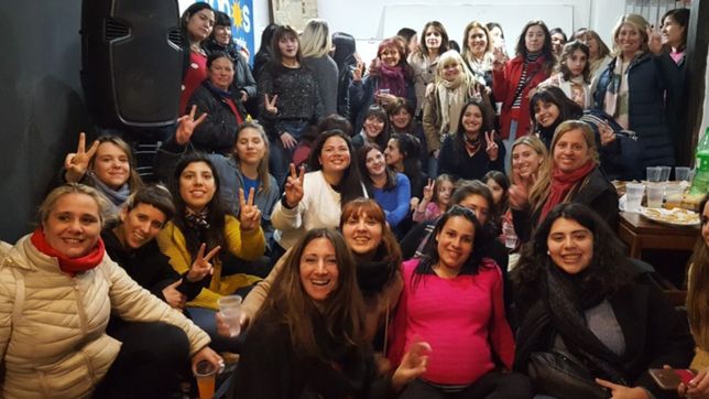 las mujeres del frente de todos se abroquelan detras de la candidatura de saintout