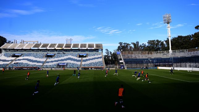 gimnasia ensayo futbol en el bosque y marcelo mendez hara un cambio clave