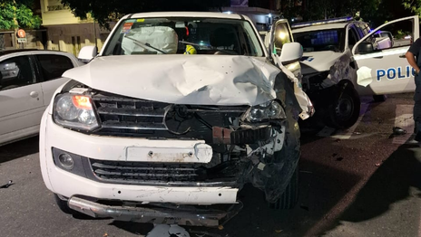 Un conductor borracho casi provoca una tragedia en pleno centro