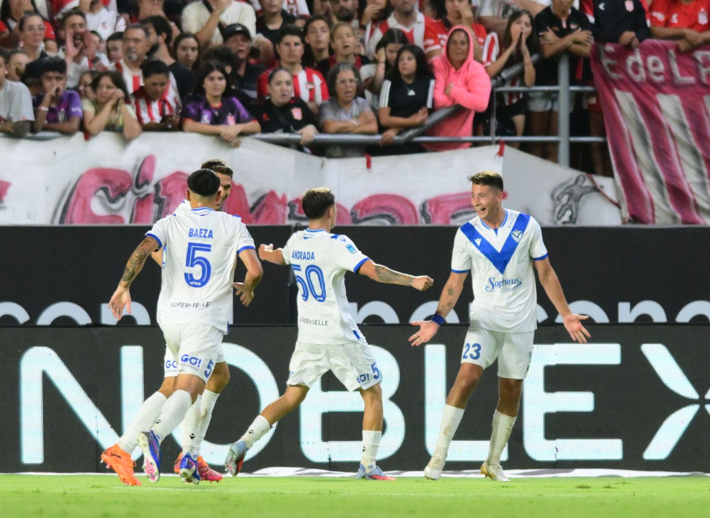 Estudiantes Vélez gol festejo