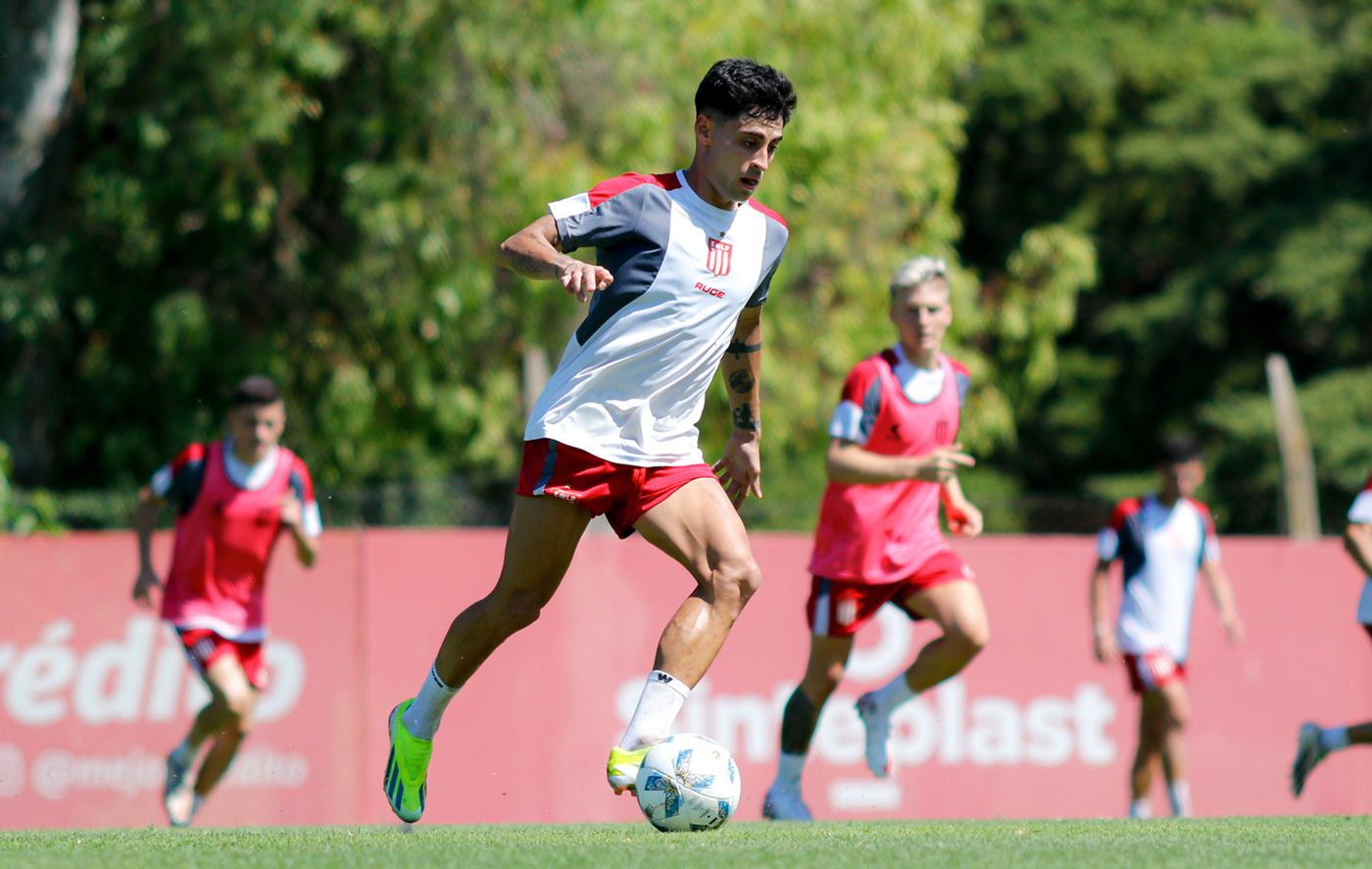 Javier Altamirano entrenamiento Estudiantes.jpg