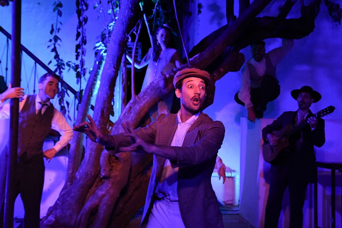Con funciones gratuitas y cupos limitados, la propuesta teatral se presenta todos los lunes y despierta gran interés en La Plata Con funciones gratuitas y cupos limitados, la propuesta teatral se presenta todos los lunes y despierta gran interés en La Plata