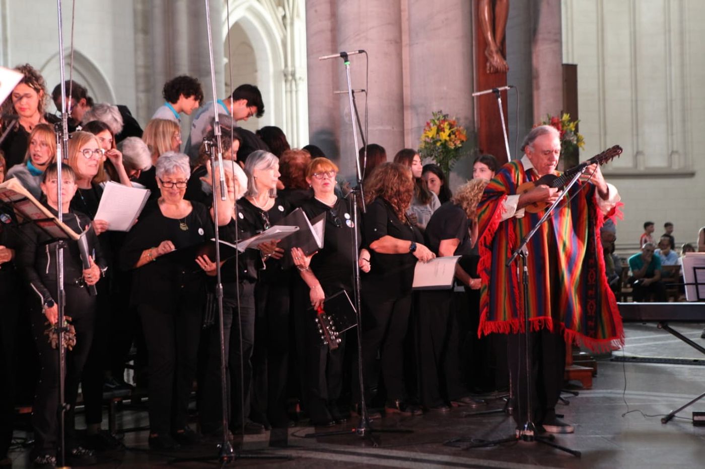 En el marco del 143° aniversario de La Plata se desarrolló la Misa Criolla en la Catedral