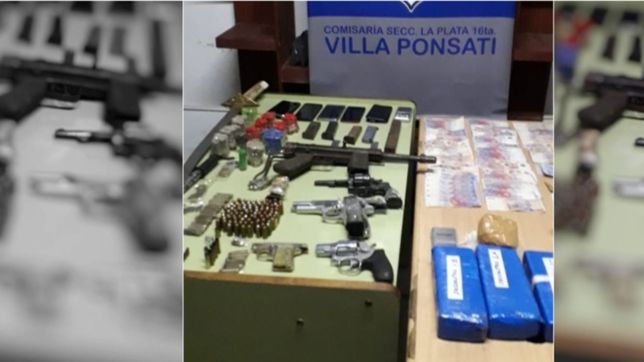 policias de incognito: secuestran armas y droga en tres operativos realizados en la plata