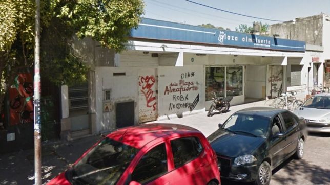 entro como un cliente a un super pero lo descubrieron robandose una longaniza