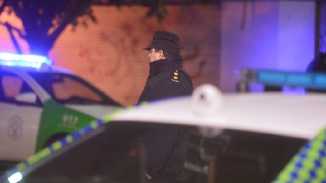 Intentó robar una camioneta en La Plata y en la fuga se incrustó contra una casa