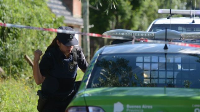 misterio en la plata: hallaron muerto a un hombre en un descampado e investigan que ocurrio