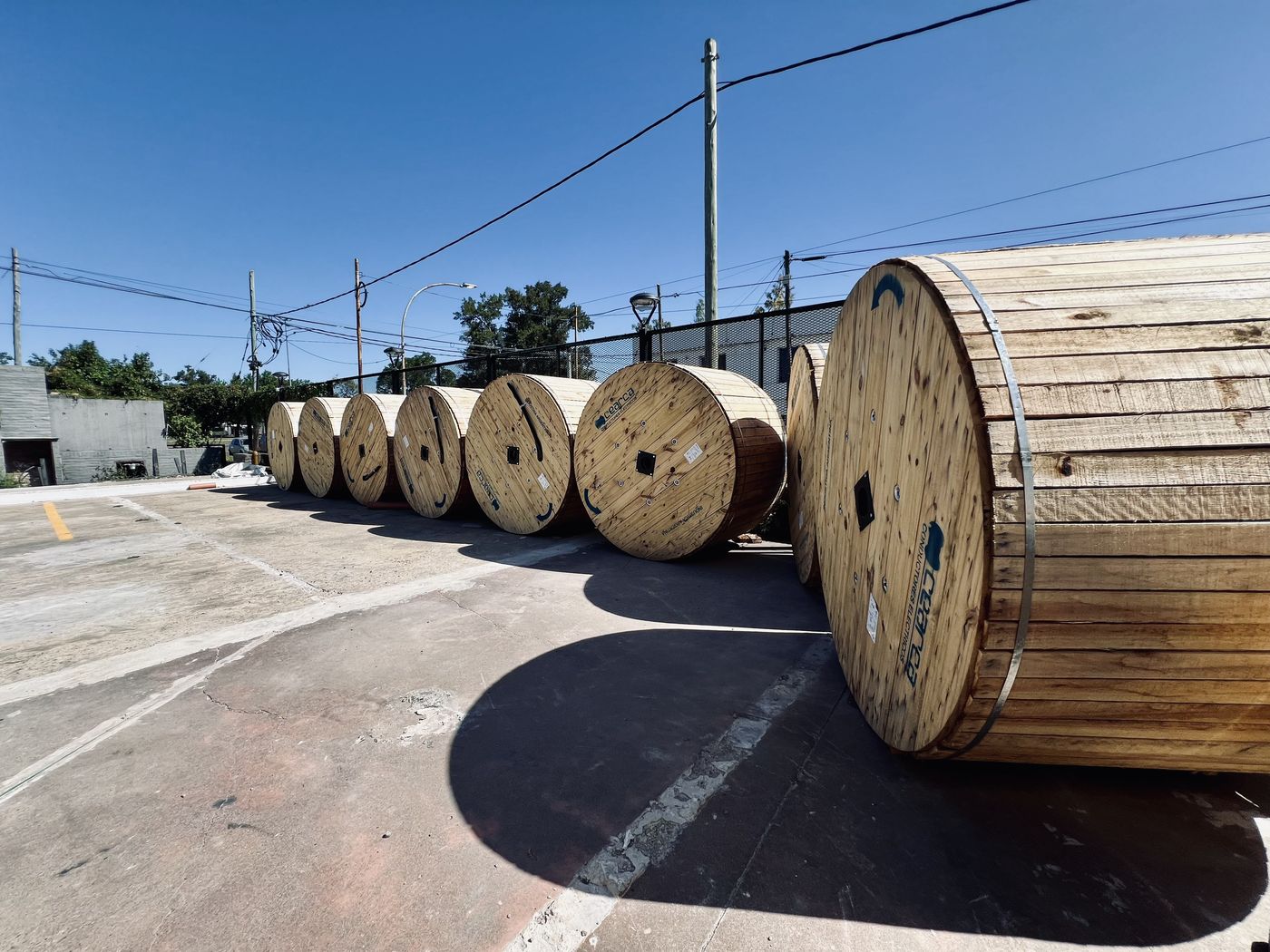  Cables comprados para la obra eléctrica subterránea de los barrios, a la espera de aprobación de la Municipalidad y empresa eléctrica