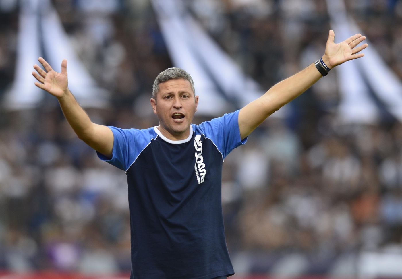 Gimnasia Platense Flores (2).jpg