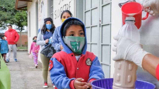 aseguran que la pobreza alcanzara al 63% de los ninos en argentina por la pandemia