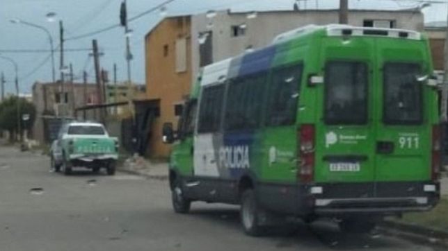 bombas molotov, incendio y batalla campal en berisso por un presunto caso de abuso sexual