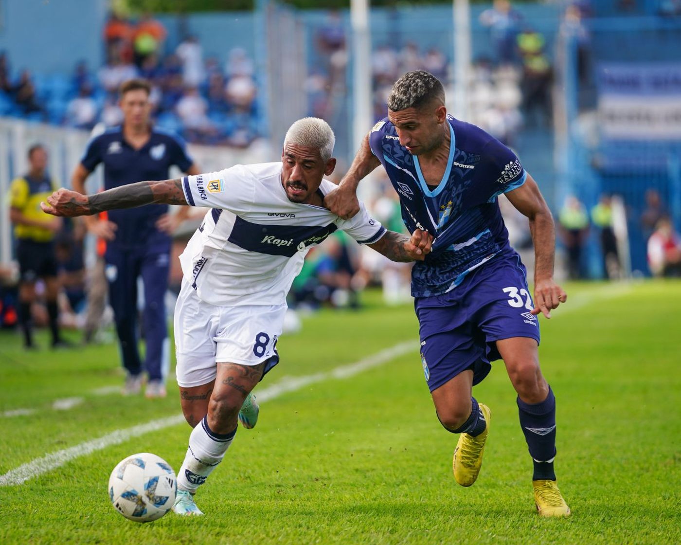 Yonatán Rodríguez sigue sin presentarse en el predio de Gimnasia y lo esperan esta semana. Yonatán Rodríguez sigue sin presentarse en el predio de Gimnasia y lo esperan esta semana.