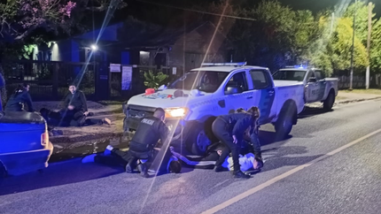 Cruzaron un semáforo en rojo, los persiguió la policía y creen que son de una banda de entraderas