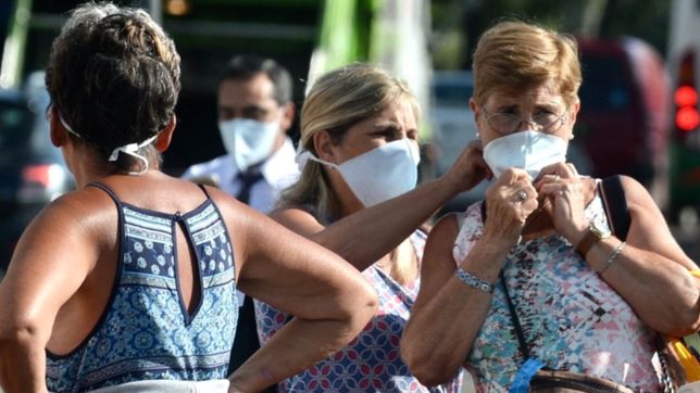 el barbijo deja de ser obligatorio en los micros y espacios cerrados de todo el pais