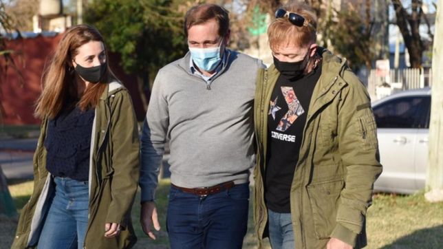 garro entrego kits de peluqueria a jovenes que se capacitaron para tener trabajo