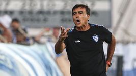 la fuerte advertencia del dt de velez antes de la final con estudiantes la fuerte advertencia del dt de velez antes de la final con estudiantes