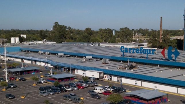 fue a tomar cafe a un local de carrefour, le cobraron $3500 por error y desaparecio
