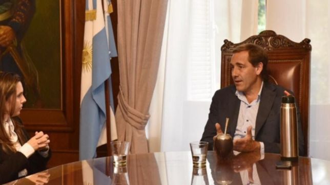 garro con la embajadora de guaido en argentina: chavez y maduro hicieron mucho dano