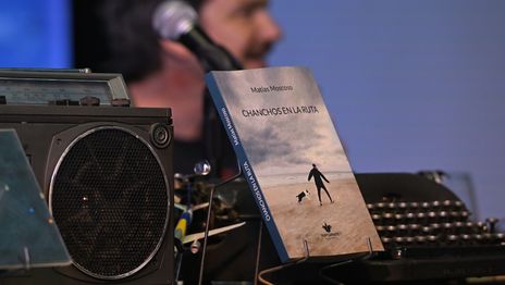 Con una gran convocatoria, Matías Moscoso presentó en La Plata su novela Chanchos en la ruta Con una gran convocatoria, Matías Moscoso presentó en La Plata su novela Chanchos en la ruta
