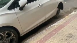 video: bronca e indignacion por un insolito ataque de robaruedas a metros de fiscalias video: bronca e indignacion por un insolito ataque de robaruedas a metros de fiscalias