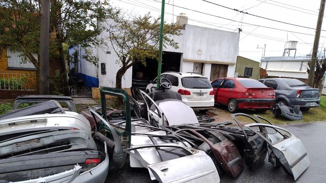 desarticulan una banda delictiva que operaba en la plata con cuatro desarmaderos ilegales