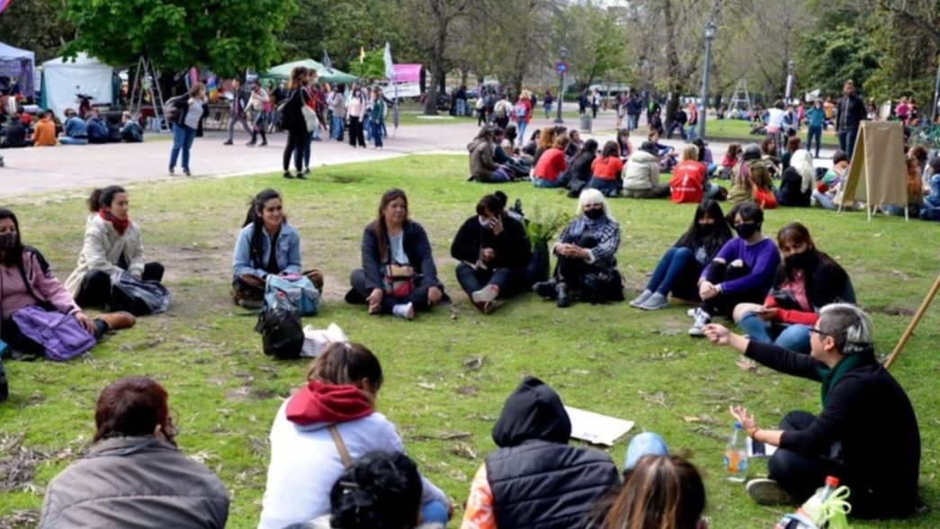 Así se vive el Encuentro Plurinacional Feminista en Plaza San Martín