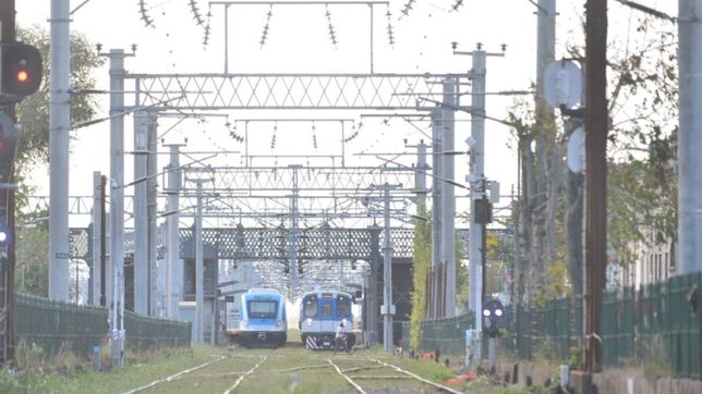 cortaron las vias del tren roca en avellaneda y el servicio esta limitado