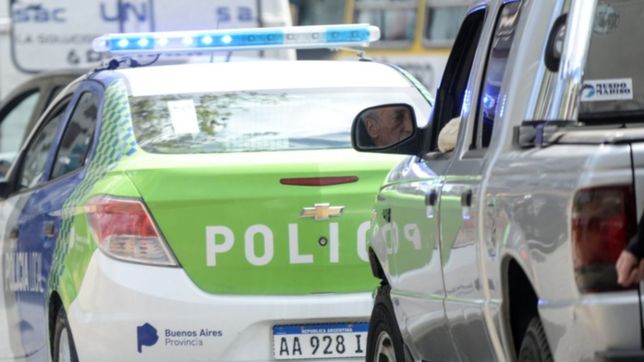 dos ladrones frenaron a un ciclista para robarle y le apuntaron con el arma a la cabeza