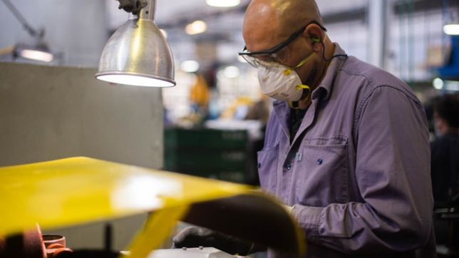 desde este mes solo pagaran el impuesto a las ganancias quienes ganen mas de $700.875