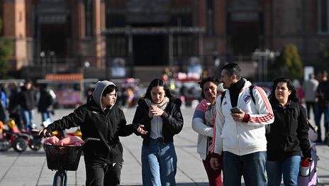 Con un lunes fresco y soleado, La Plata retoma su ritmo habitual tras las vacaciones