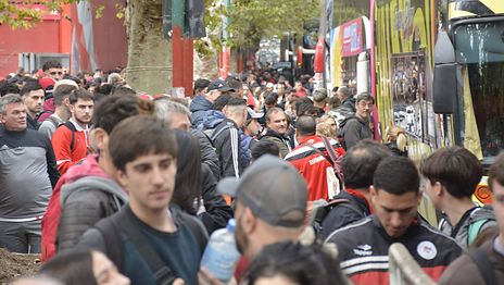 Estudiantes saca micros a precios especiales y comienza la venta de entradas para la final ante Racing Estudiantes saca micros a precios especiales y comienza la venta de entradas para la final ante Racing