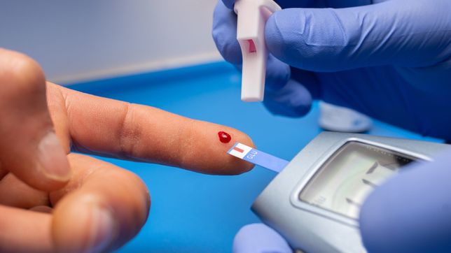 se puede y debe prevenir: pami la plata lleno su sede en una charla sobre diabetes con un experto de la unlp