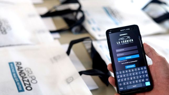 presentaron la fabrica, una app que permite vender y comprar autos con solo un click