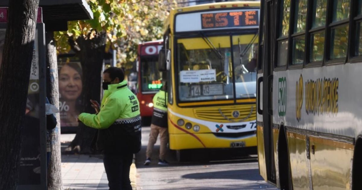 Advierten por un paro total de micros en La Plata, Berisso y Ensenada