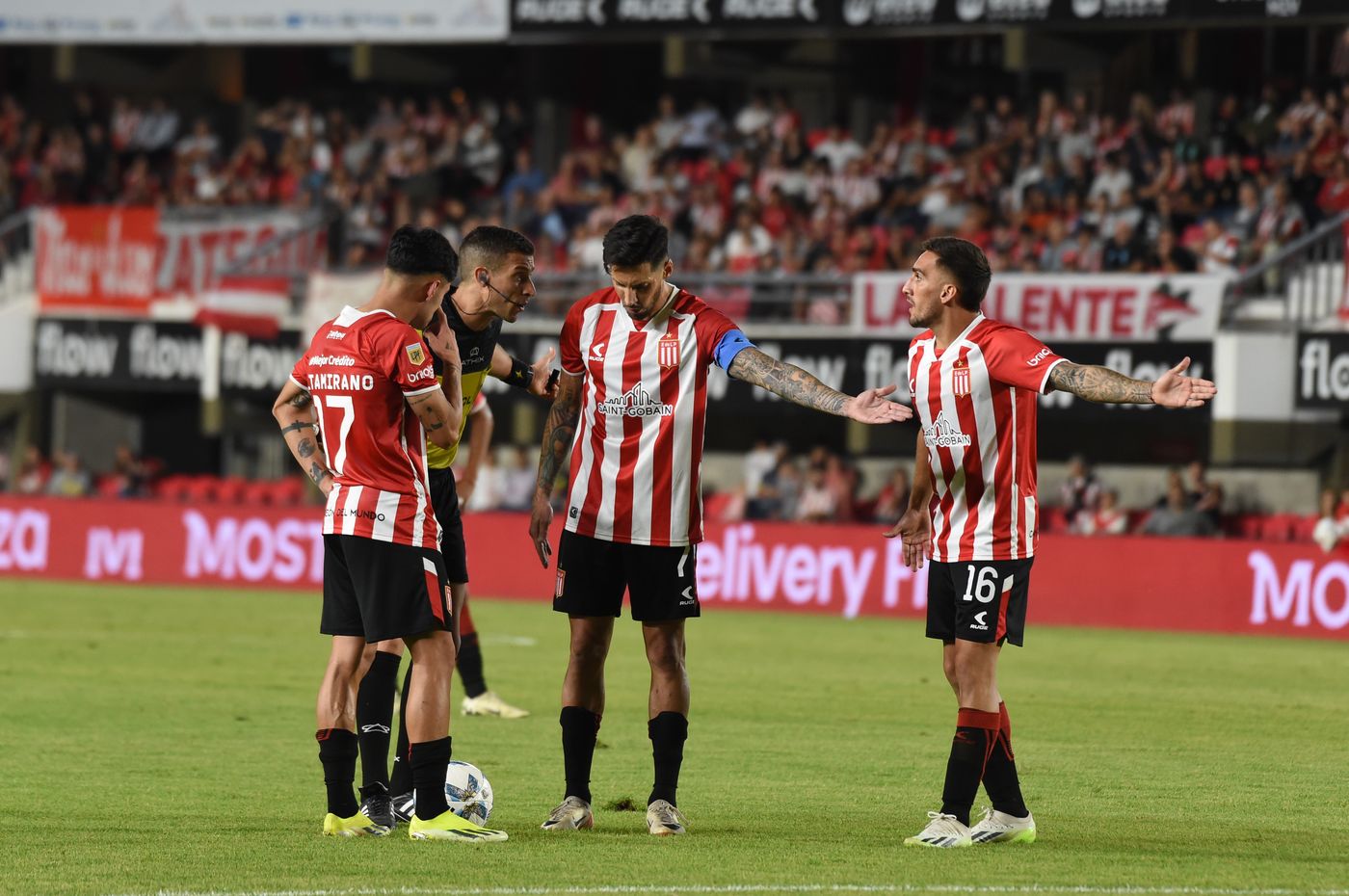 Estudiantes platense.JPG