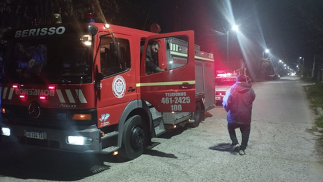 Una carnicería de Berisso se incendió y los Bomberos evitaron que las llamas alcanzaran las casas vecinas Una carnicería de Berisso se incendió y los Bomberos evitaron que las llamas alcanzaran las casas vecinas