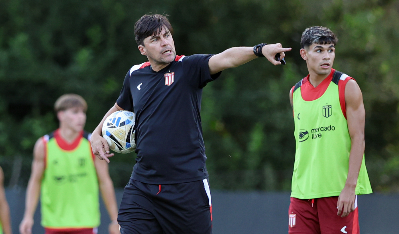Cacique Medina entrenamiento Estudiantes