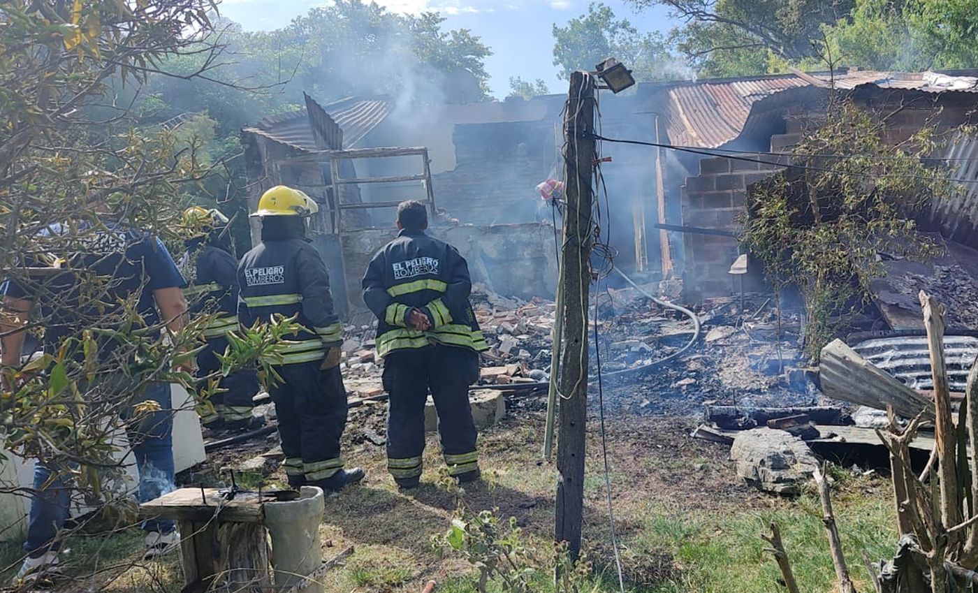 Incendio en El Peligro 7.jpg