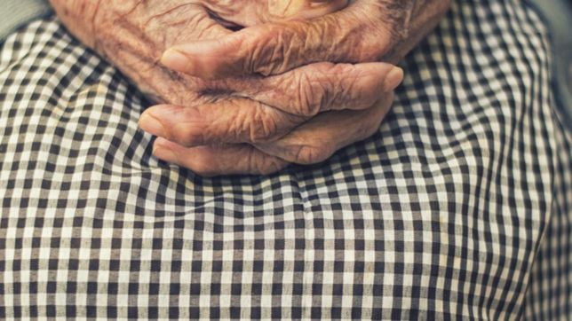 el acusado de violar a la abuela platense de 85 anos la conocia: hacia changas en su casa