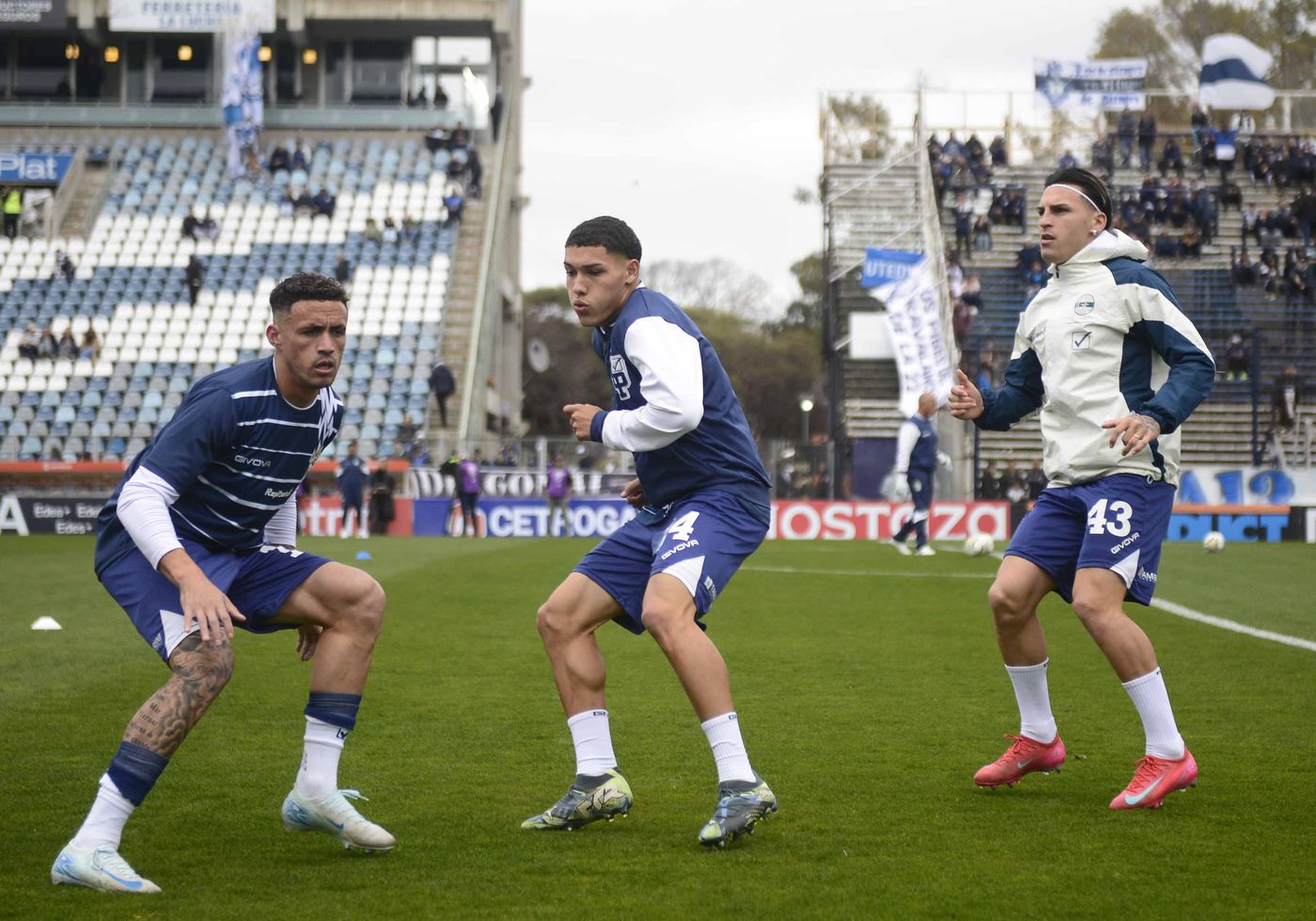 Gimnasia Lanús Pintado Merlo Zalazar entrada en calor