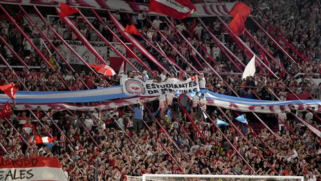 Hinchada Estudiantes (6).JPG