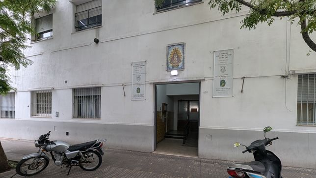 un alumno de una escuela de la plata fue armado y se activo el protocolo para amenazas de tiroteo