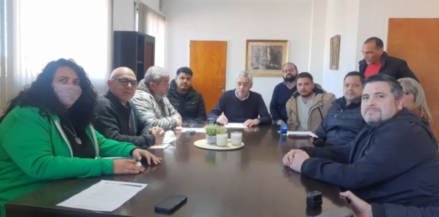 Reunión paritaria en Berisso Cagliardi municipales}