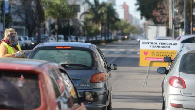 asi seguiran los controles en la plata para que los vecinos solo circulen por sus barrios