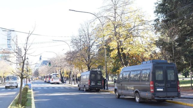 vigilancia y calma: asi amanecio plaza san martin tras el conflicto con los manteros