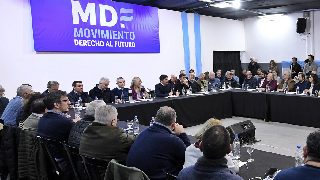 Kicillof reunió a su tropa en La Plata y ratificó la marcha por CFK