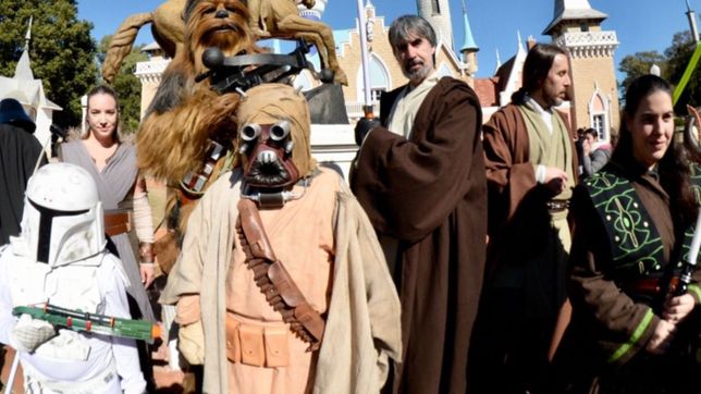 se viene una jornada solidaria en la plata con los personajes de star wars