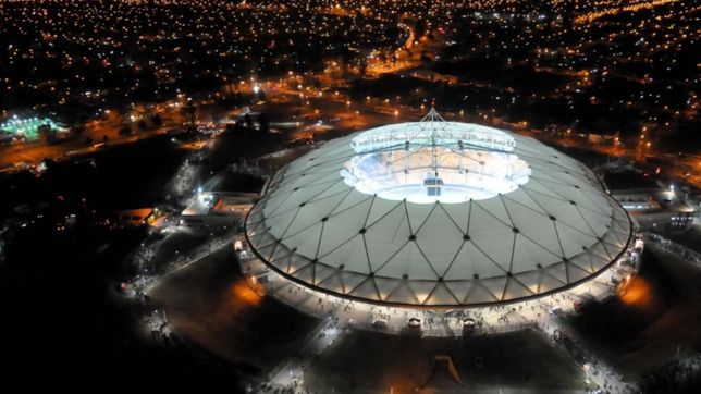 conmocion en el estadio unico: un fanatico de estudiantes se descompenso y murio