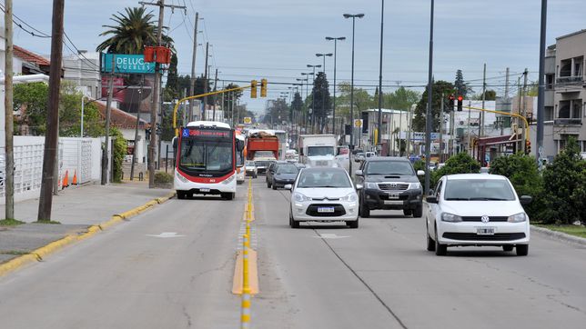vecinos del oeste de la plata piden que no se cierren los cruces de la avenida 44 por la onda verde
